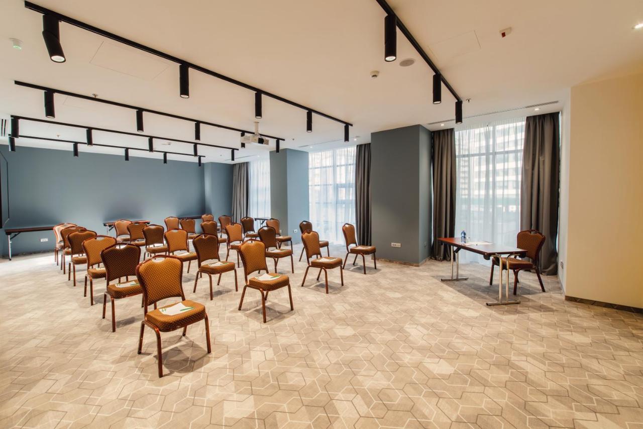 Holiday Inn Bucharest - Times, An Ihg Hotel Экстерьер фото
