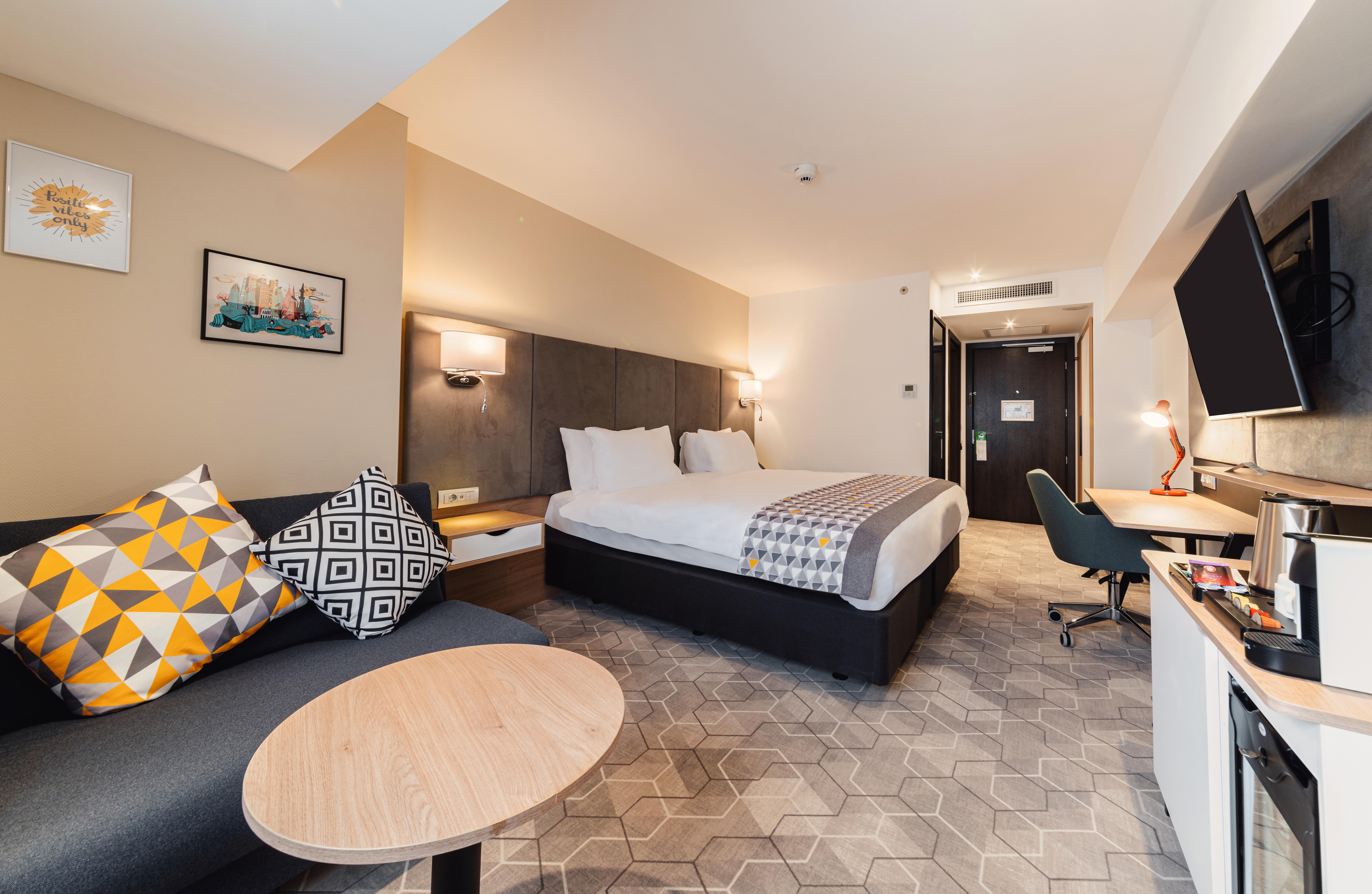Holiday Inn Bucharest - Times, An Ihg Hotel Экстерьер фото