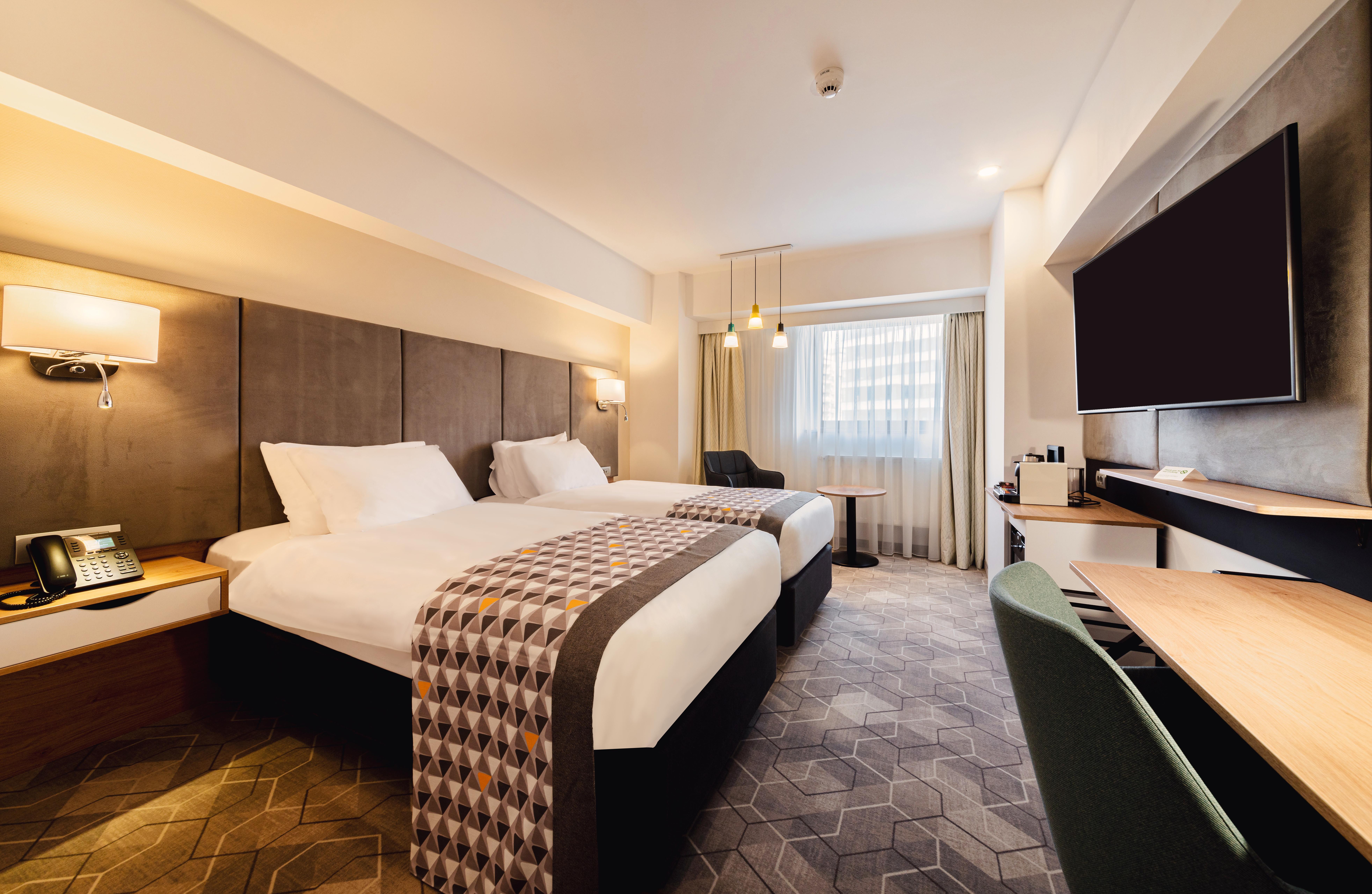 Holiday Inn Bucharest - Times, An Ihg Hotel Экстерьер фото