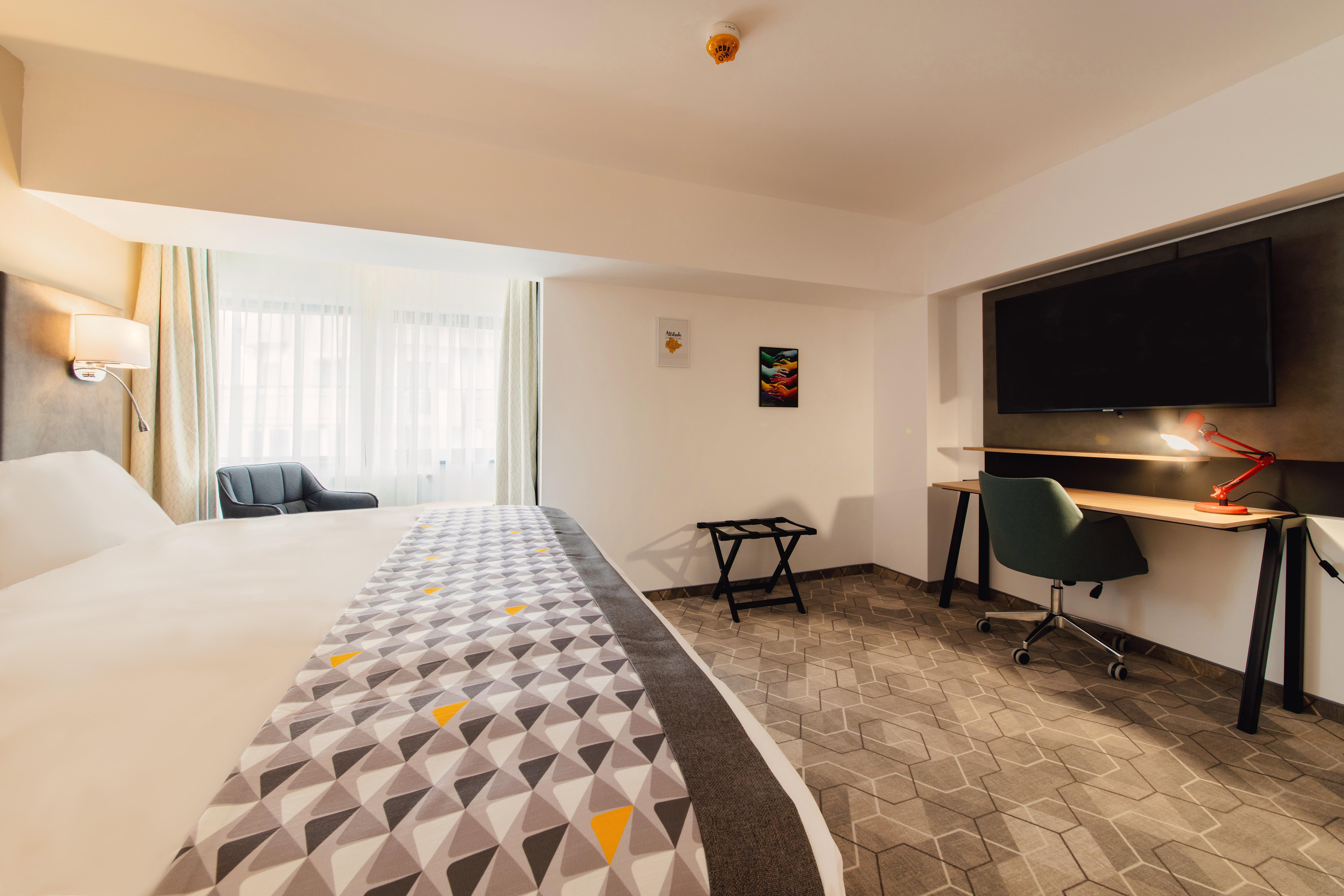 Holiday Inn Bucharest - Times, An Ihg Hotel Экстерьер фото
