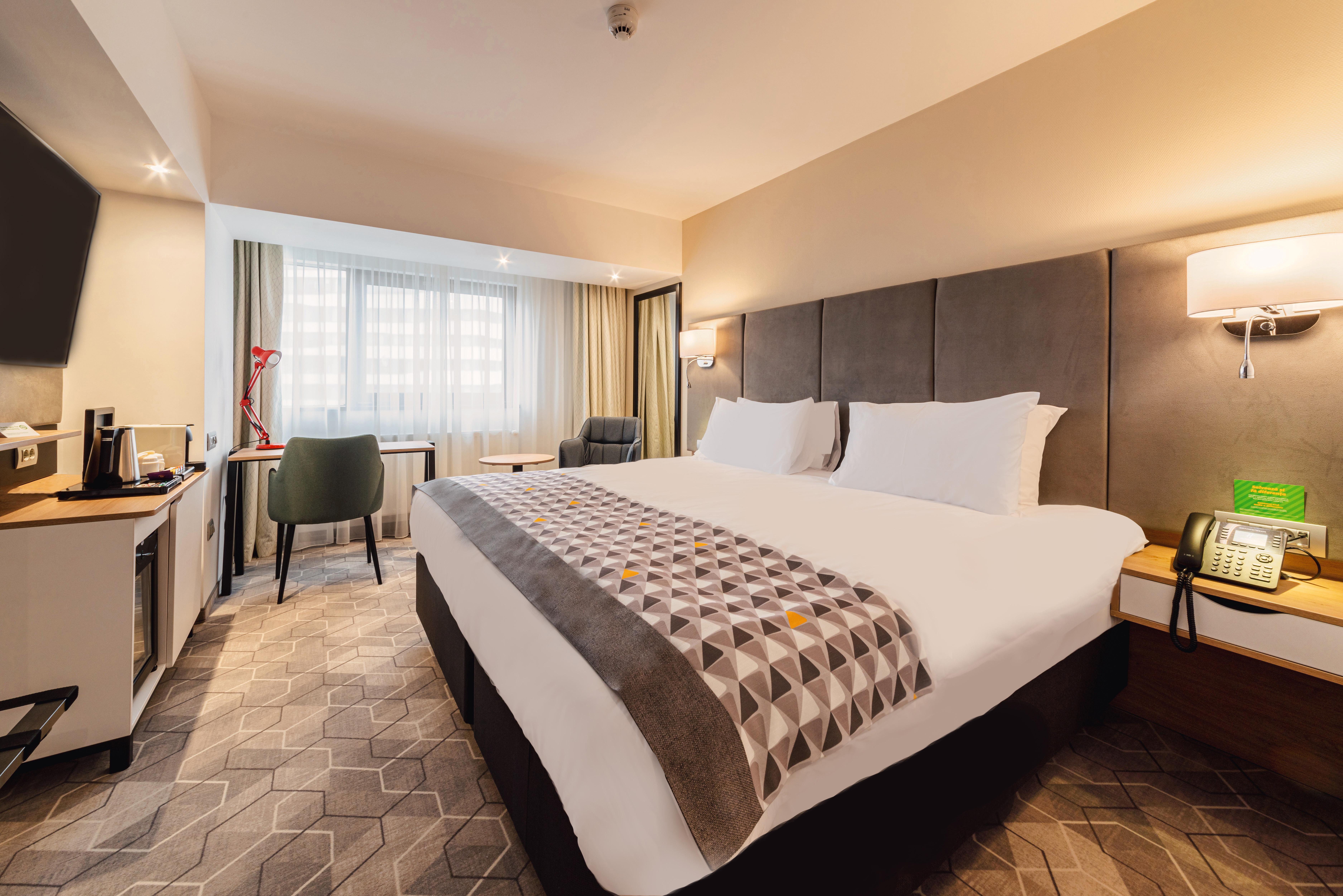 Holiday Inn Bucharest - Times, An Ihg Hotel Экстерьер фото