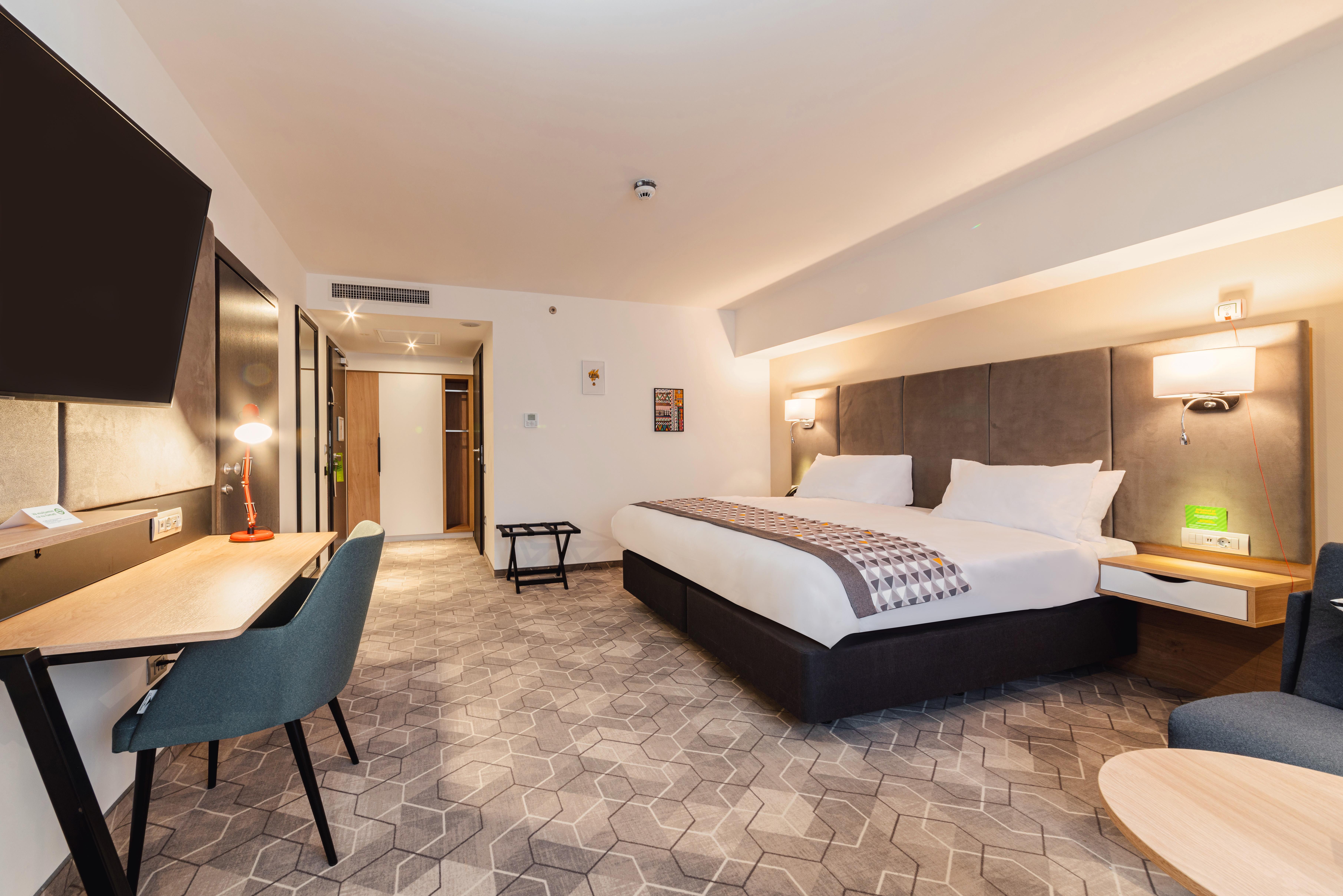 Holiday Inn Bucharest - Times, An Ihg Hotel Экстерьер фото