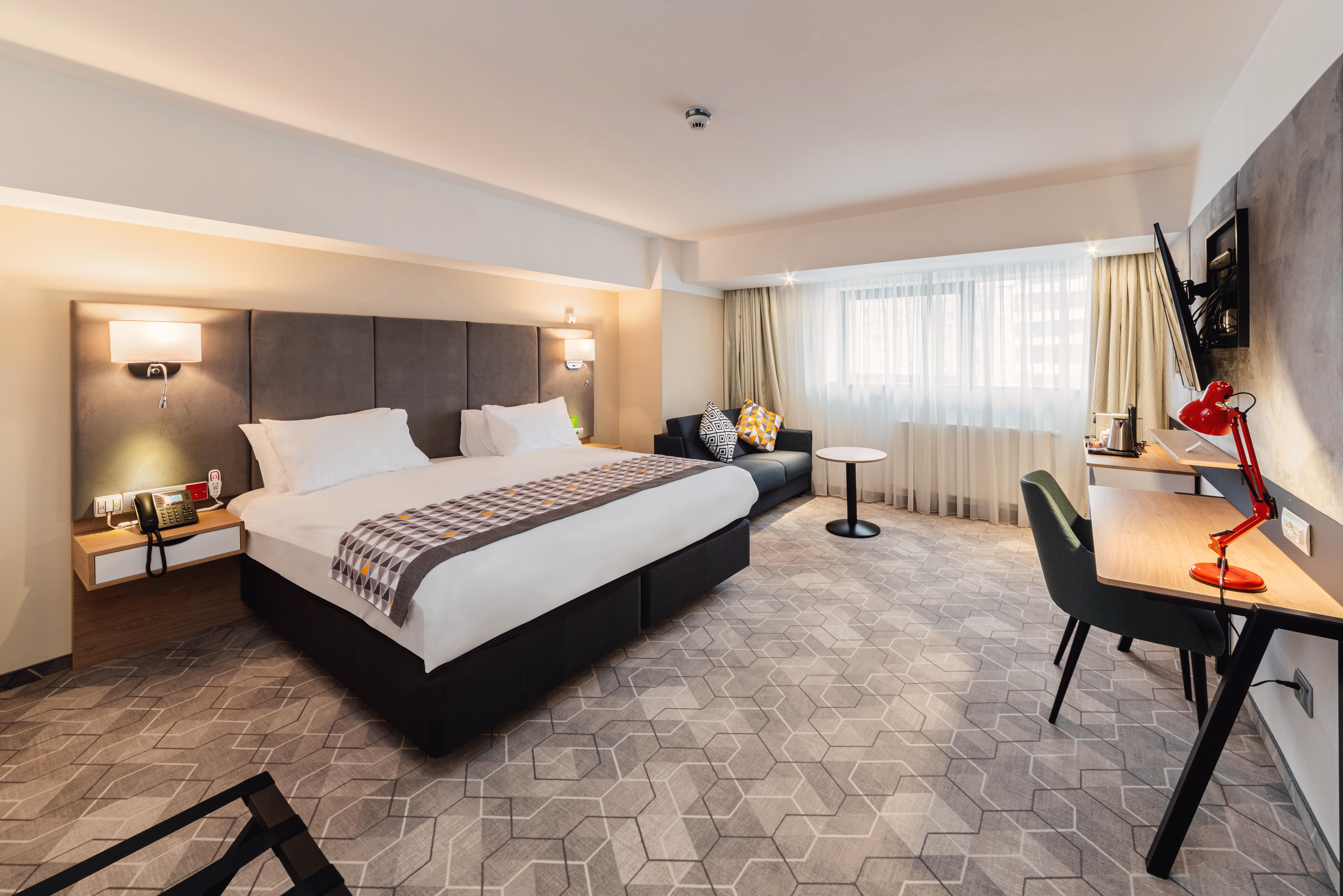 Holiday Inn Bucharest - Times, An Ihg Hotel Экстерьер фото