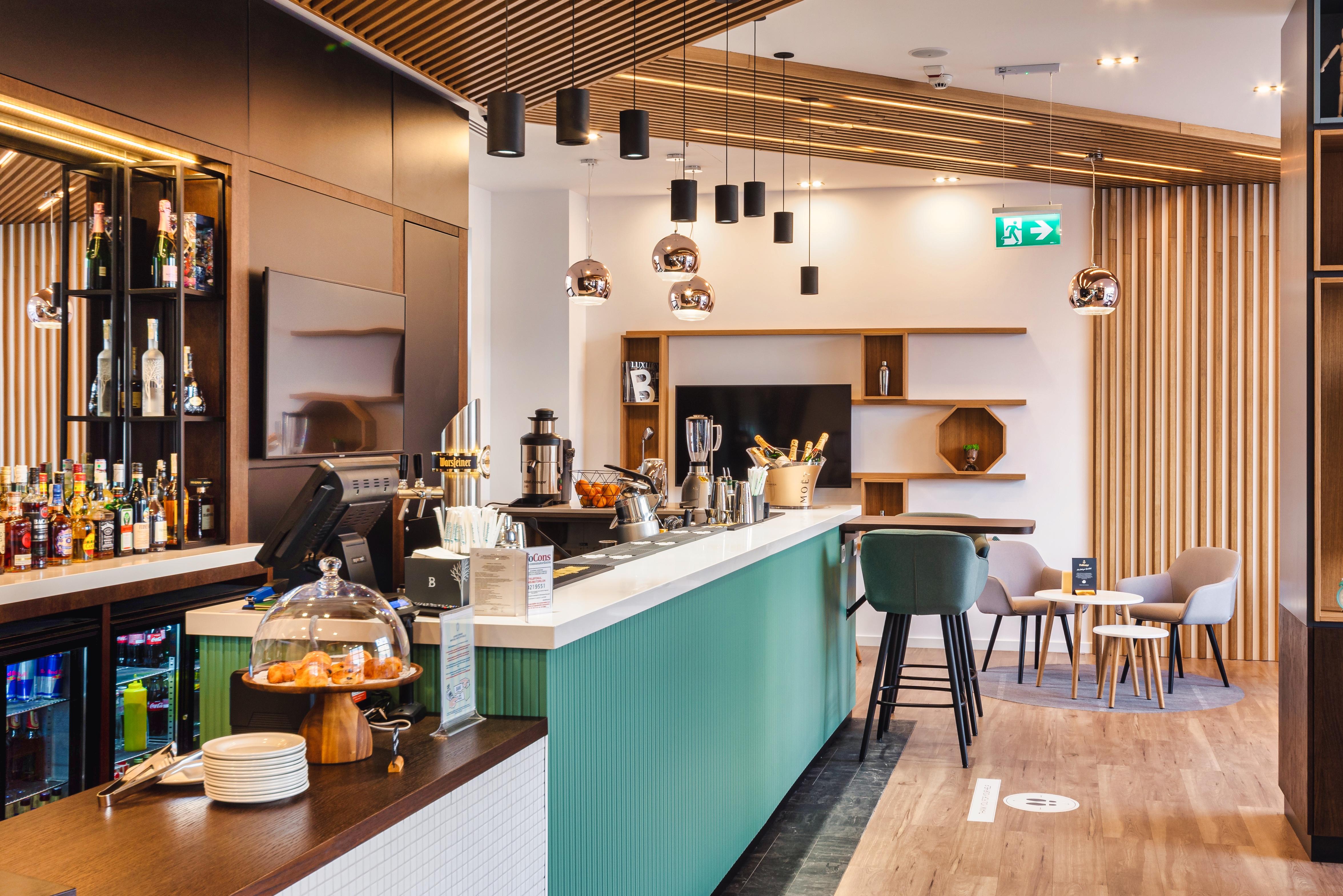 Holiday Inn Bucharest - Times, An Ihg Hotel Экстерьер фото