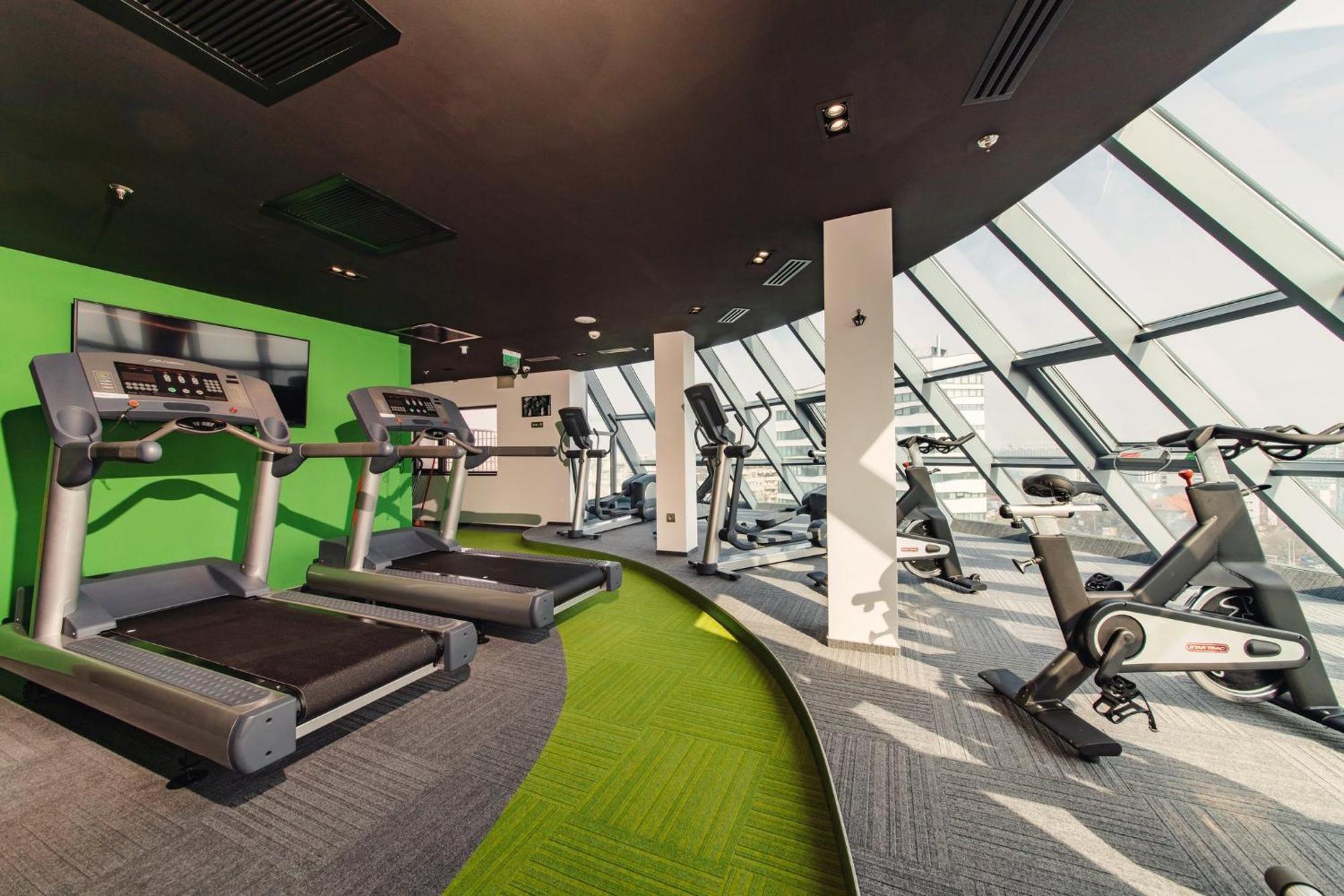 Holiday Inn Bucharest - Times, An Ihg Hotel Экстерьер фото