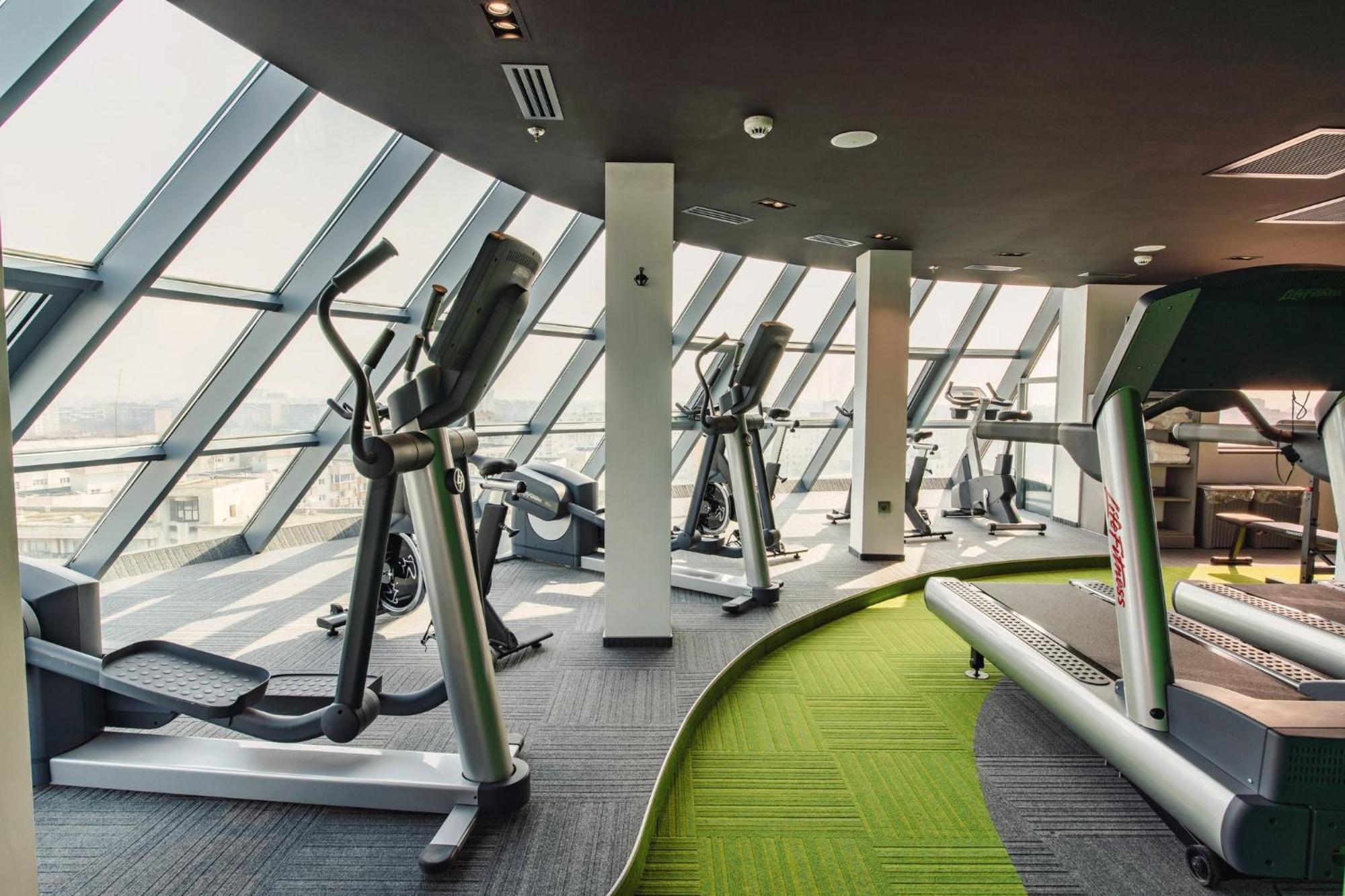 Holiday Inn Bucharest - Times, An Ihg Hotel Экстерьер фото